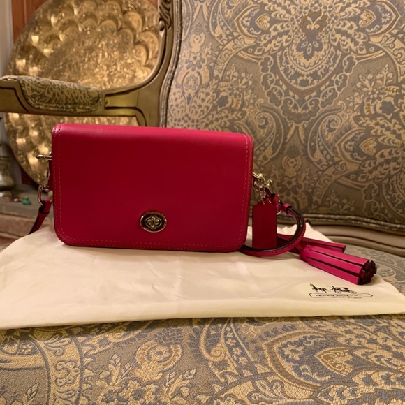 XX SOLD XX ๐COACH NEW without tags Leather Handbag in Cool Pink๐๐ป - Picture 4 of 16